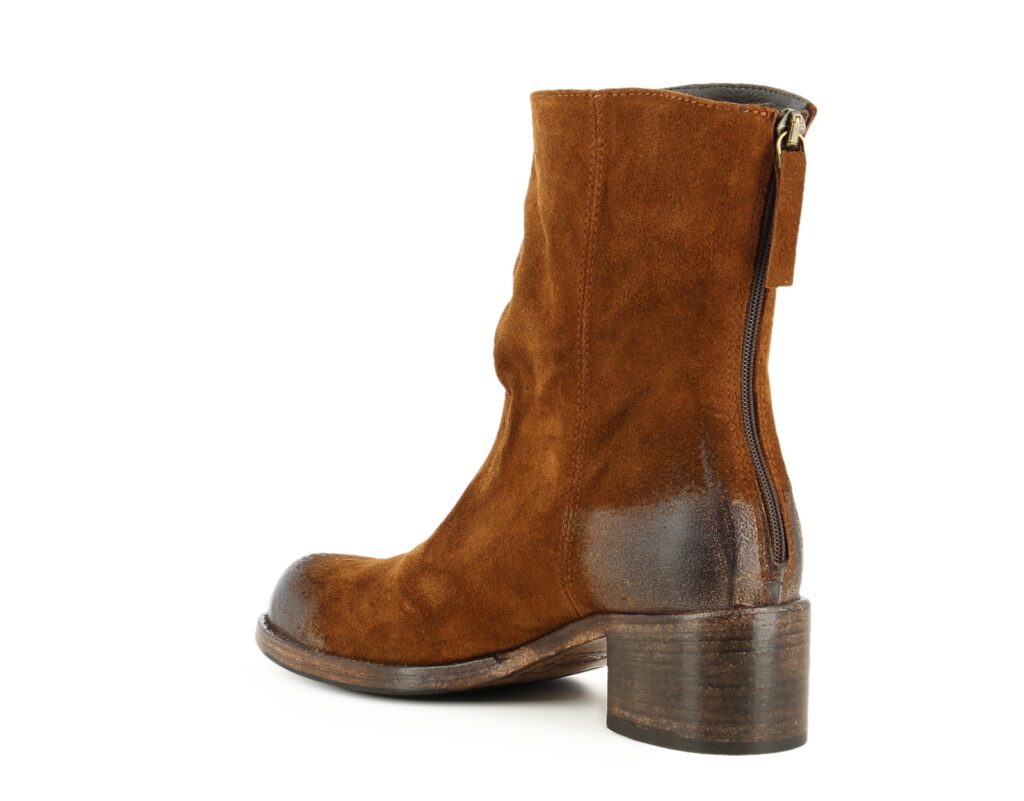 ESTER 01 CAMEL